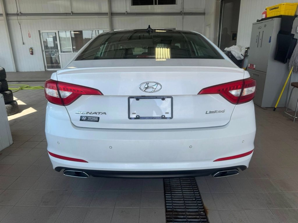 2017 Hyundai Sonata 2.4L Limited in Hawkesbury, Ontario - 12 - w1024h768px