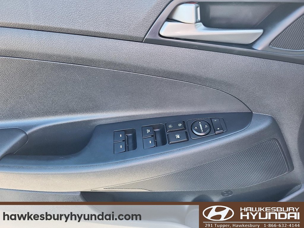 2018 Hyundai Tucson SE in Hawkesbury, Ontario - 12 - w1024h768px