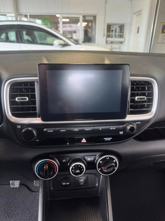 2021 Hyundai Venue Essential in Hawkesbury, Ontario - 19 - w1024h768px