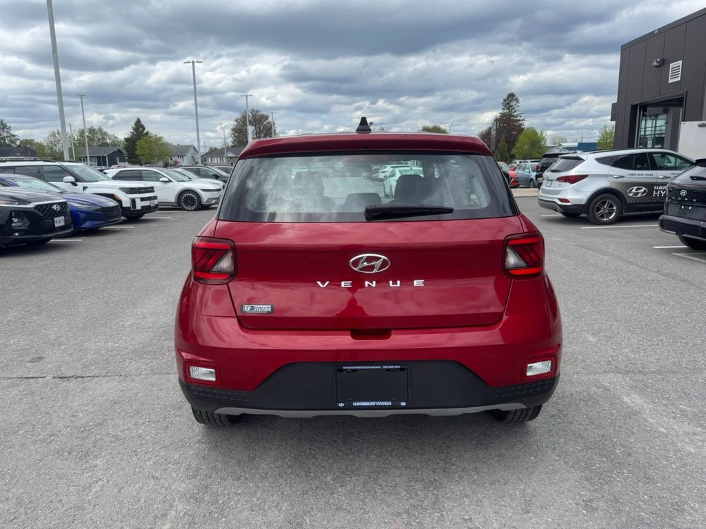 2021 Hyundai Venue Essential in Hawkesbury, Ontario - 11 - w1024h768px