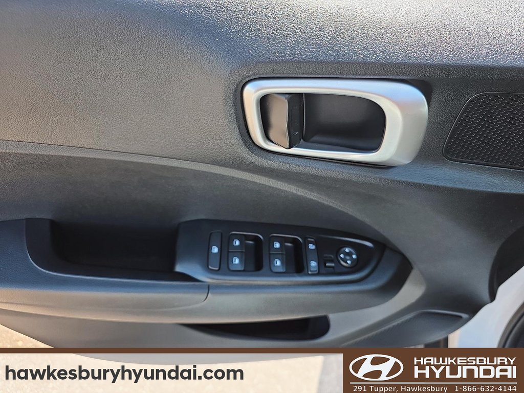 2021 Hyundai Venue Essential in Hawkesbury, Ontario - 13 - w1024h768px