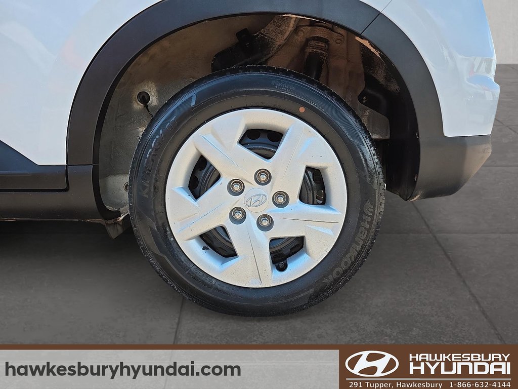 2021 Hyundai Venue Essential in Hawkesbury, Ontario - 8 - w1024h768px