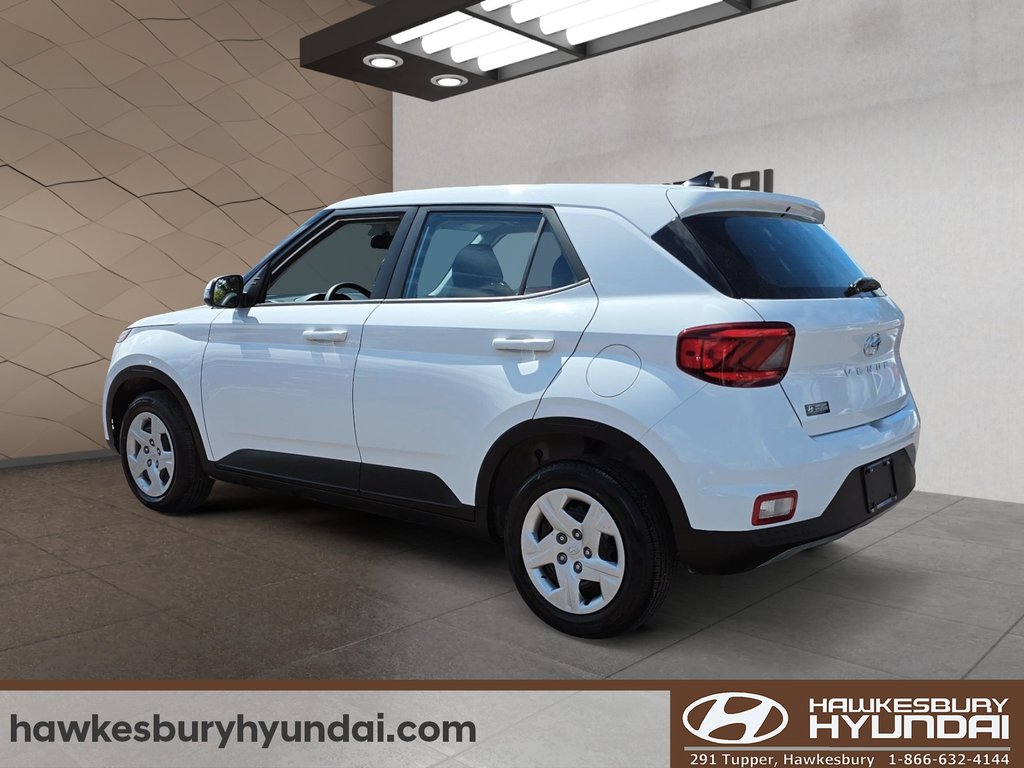 2021 Hyundai Venue Essential in Hawkesbury, Ontario - 4 - w1024h768px