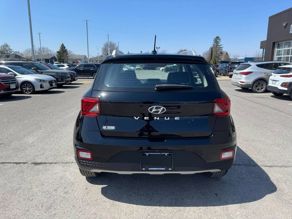 2023 Hyundai Venue Ultimate in Hawkesbury, Ontario - 13 - w1024h768px