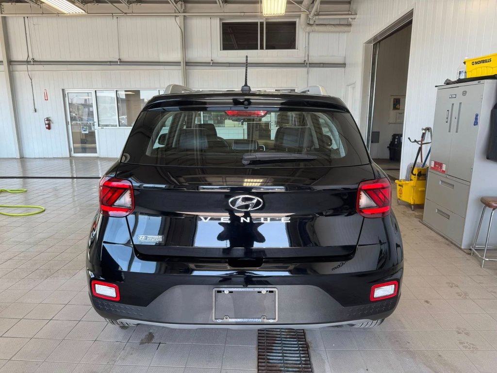 2023 Hyundai Venue Ultimate in Hawkesbury, Ontario - 12 - w1024h768px