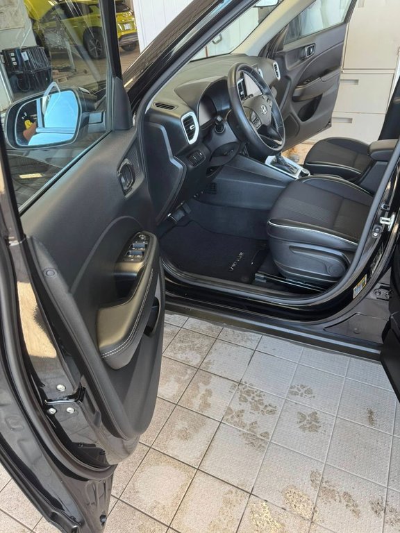 2023 Hyundai Venue Ultimate in Hawkesbury, Ontario - 15 - w1024h768px