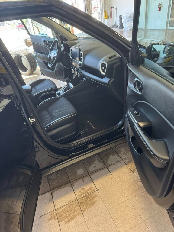 2023 Hyundai Venue Ultimate in Hawkesbury, Ontario - 17 - w1024h768px
