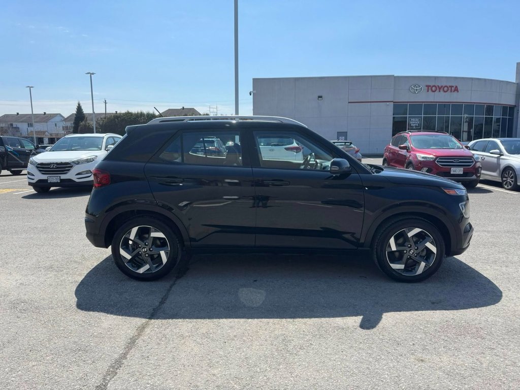 2023 Hyundai Venue Ultimate in Hawkesbury, Ontario - 11 - w1024h768px