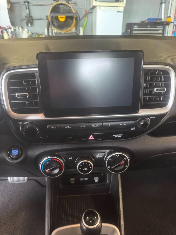 2023 Hyundai Venue Preferred in Hawkesbury, Ontario - 13 - w1024h768px