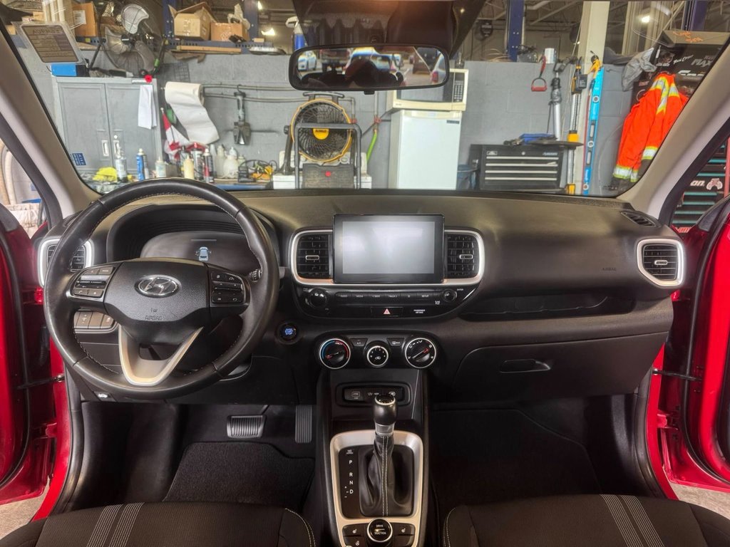 2023 Hyundai Venue Preferred in Hawkesbury, Ontario - 10 - w1024h768px