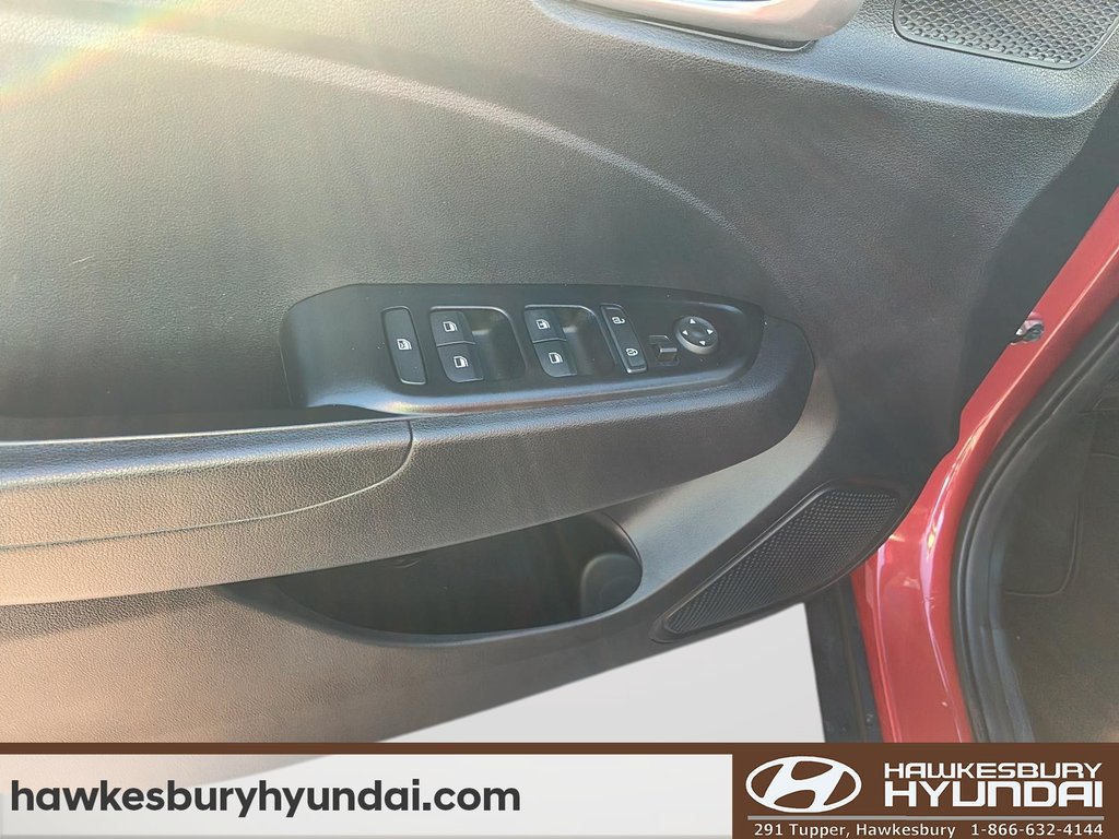 Hyundai Venue Essential 2023 à Hawkesbury, Ontario - 11 - w1024h768px