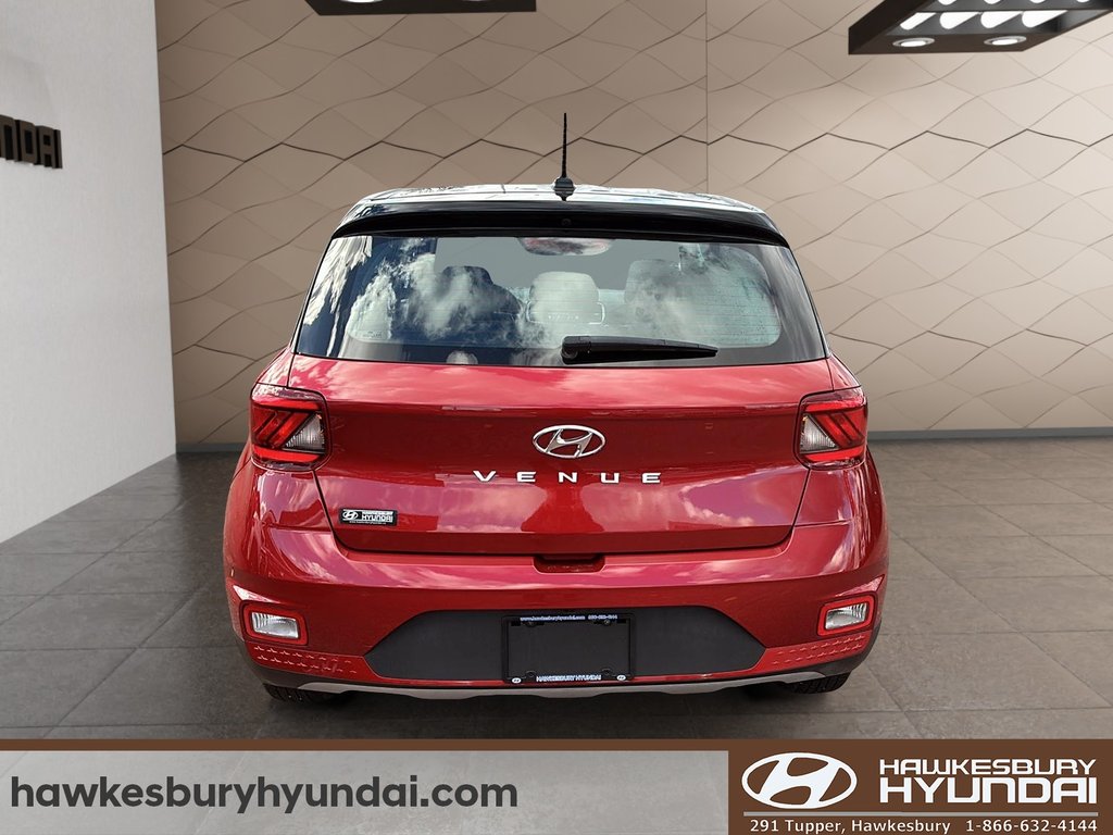 2024 Hyundai Venue Essential in Hawkesbury, Ontario - 3 - w1024h768px