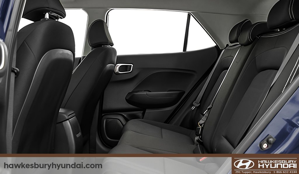 2026 Hyundai Venue Preferred Two-tone in Hawkesbury, Ontario - 5 - w1024h768px