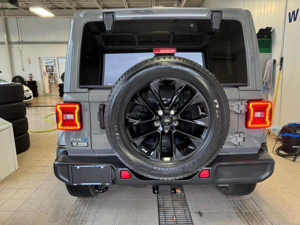 2021  Wrangler 4xe Unlimited Sahara in Hawkesbury, Ontario - 13 - w1024h768px