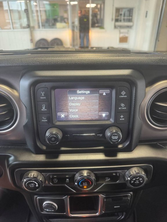 2020 Jeep Wrangler Sport in Hawkesbury, Ontario - 13 - w1024h768px