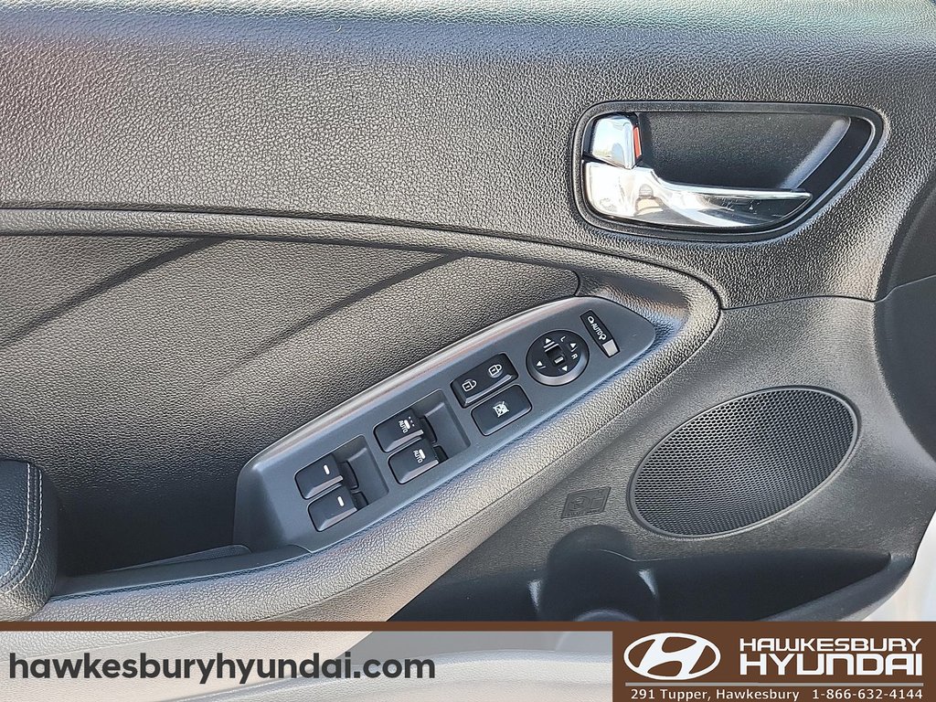 2017 Kia Forte in Hawkesbury, Ontario - 11 - w1024h768px