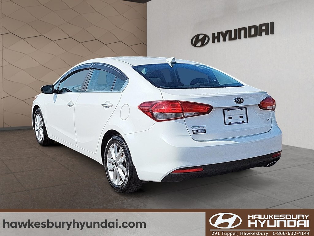 2017 Kia Forte in Hawkesbury, Ontario - 4 - w1024h768px