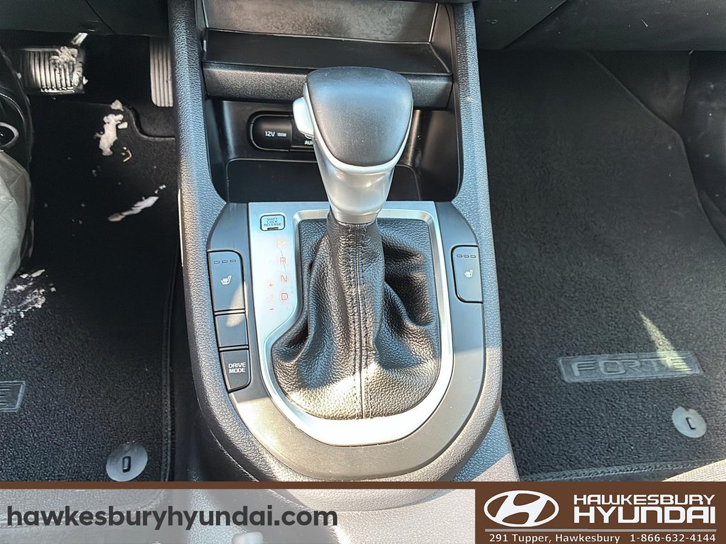 2021 Kia Forte LX in Hawkesbury, Ontario - 15 - w1024h768px