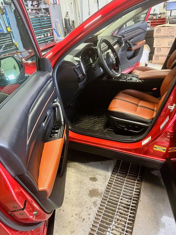 2024 Mazda CX-50 GT in Hawkesbury, Ontario - 9 - w1024h768px