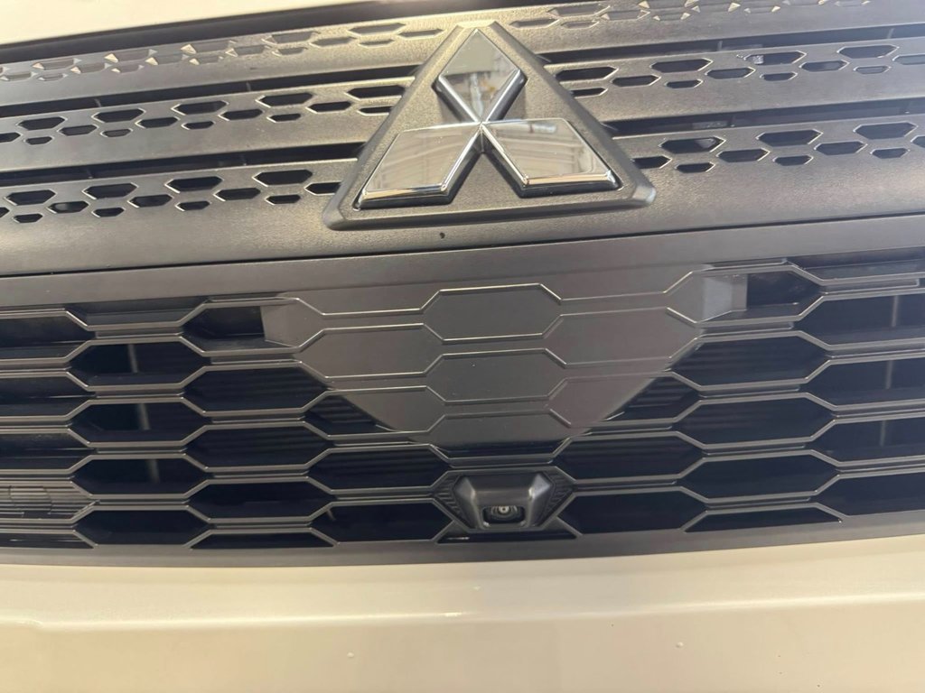 2024 Mitsubishi ECLIPSE CROSS in Hawkesbury, Ontario - 10 - w1024h768px