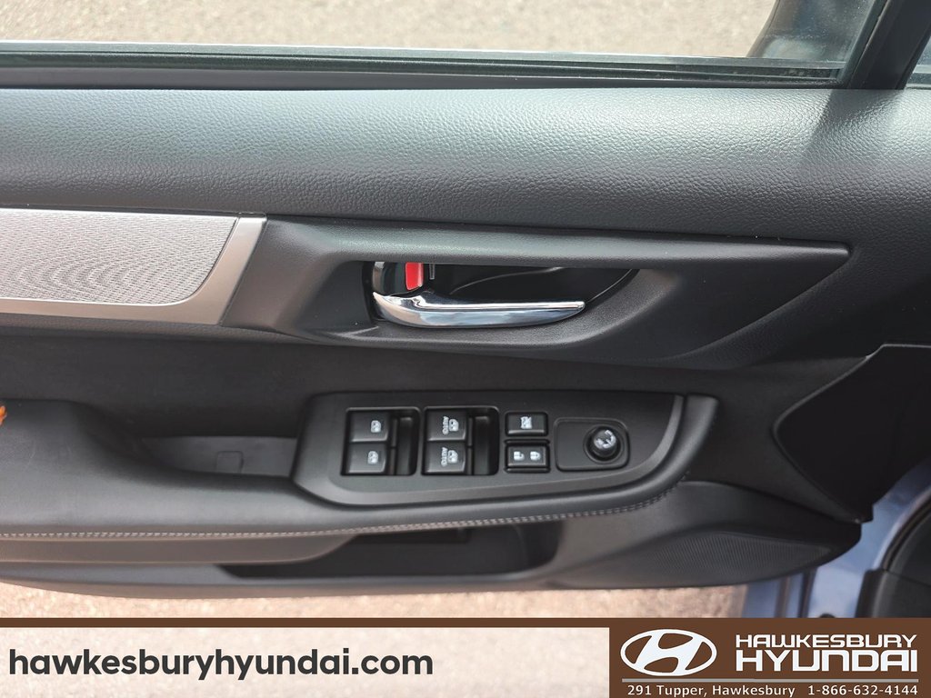 2017 Subaru Legacy 2.5i w/Touring & Tech Pkg in Hawkesbury, Ontario - 14 - w1024h768px
