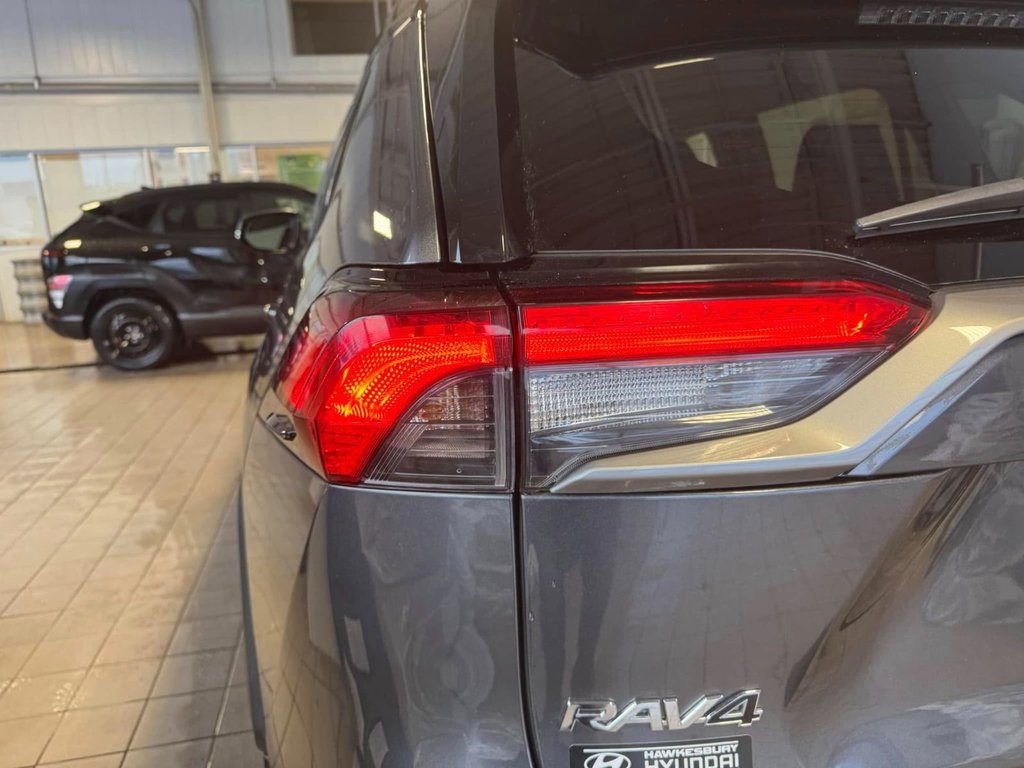 2021 Toyota RAV4 Limited in Hawkesbury, Ontario - 12 - w1024h768px