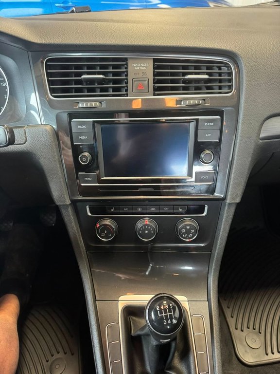 2020 Volkswagen Golf in Hawkesbury, Ontario - 23 - w1024h768px