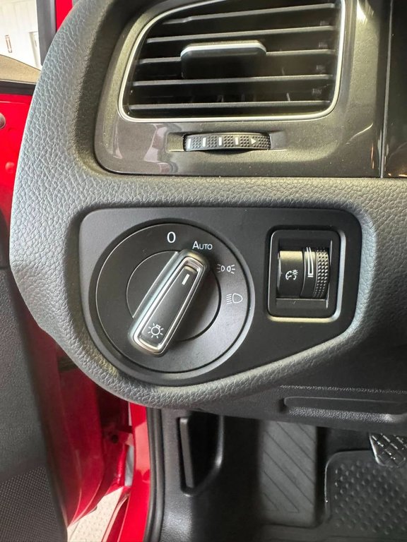 2020 Volkswagen Golf in Hawkesbury, Ontario - 31 - w1024h768px