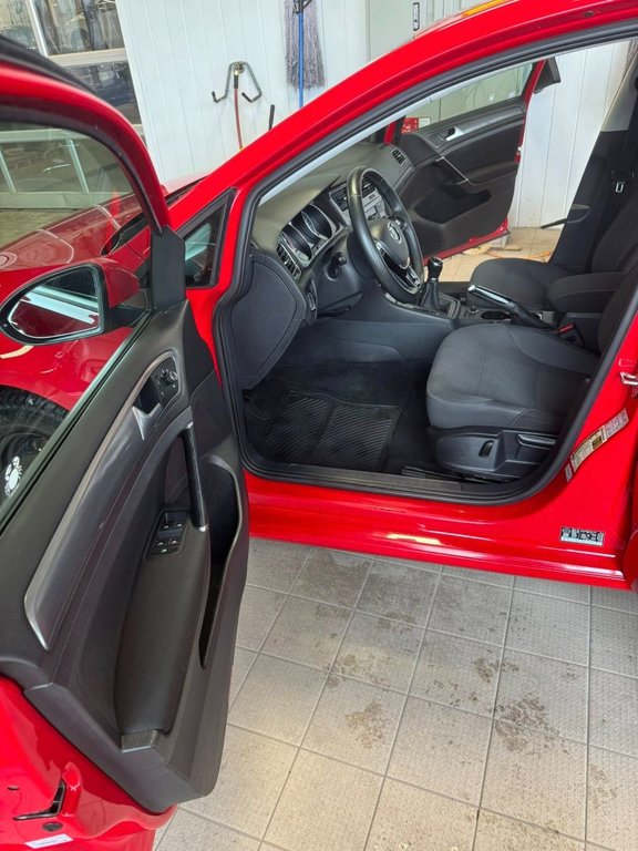 2020 Volkswagen Golf in Hawkesbury, Ontario - 15 - w1024h768px