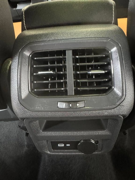 2021 Volkswagen Tiguan in Hawkesbury, Ontario - 17 - w1024h768px