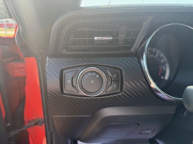 2016 Ford Mustang V6 décapotable in Hawkesbury, Ontario - 12 - w1024h768px