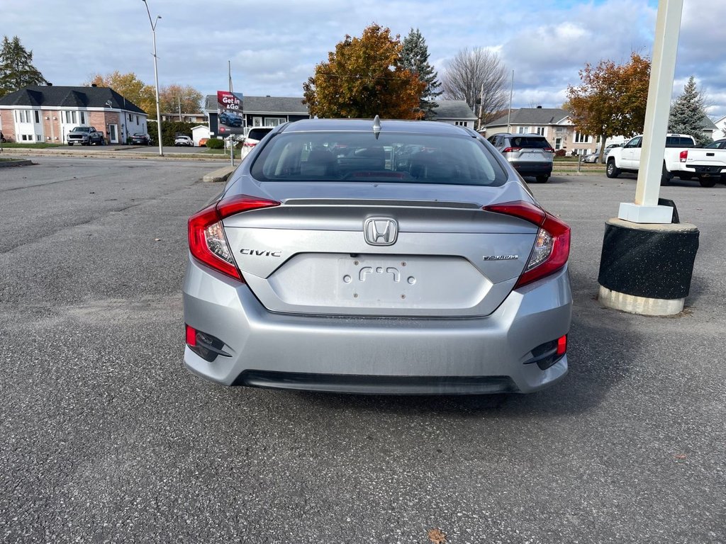 2018 Honda Civic Sedan Touring in Hawkesbury, Ontario - 4 - w1024h768px