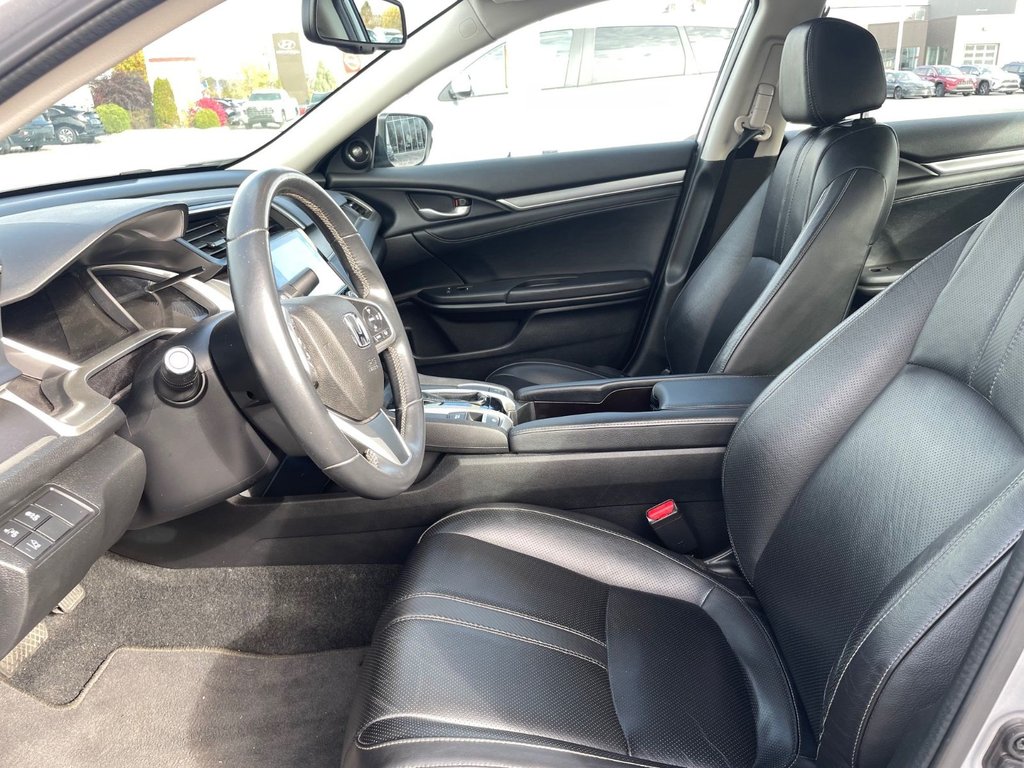 2018 Honda Civic Sedan Touring in Hawkesbury, Ontario - 6 - w1024h768px