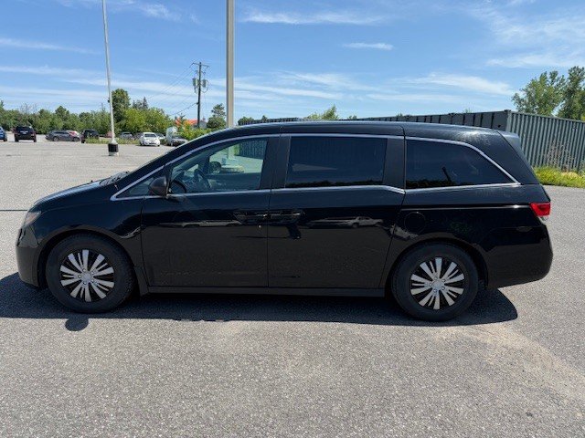 2016 Honda Odyssey LX in Hawkesbury, Ontario - 4 - w1024h768px