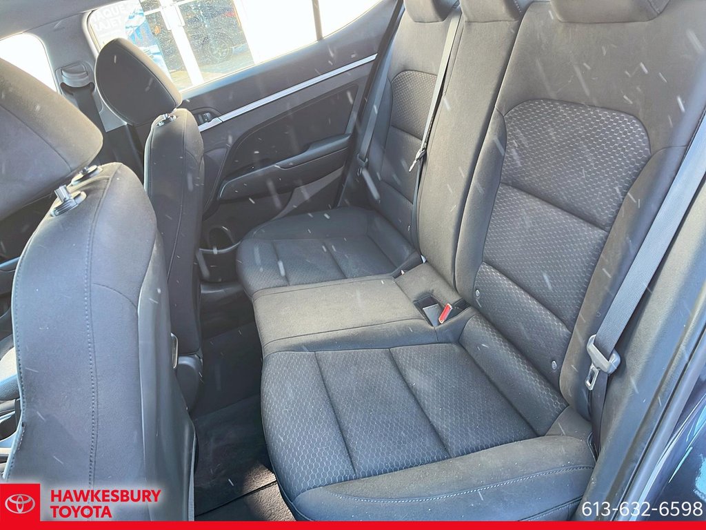2020 Hyundai Elantra Preferred in Hawkesbury, Ontario - 12 - w1024h768px