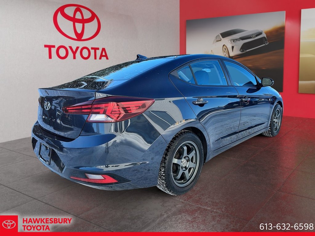 2020 Hyundai Elantra Preferred in Hawkesbury, Ontario - 3 - w1024h768px