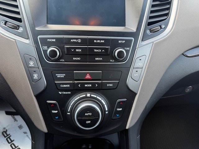 2017 Hyundai Santa Fe Sport in Hawkesbury, Ontario - 13 - w1024h768px