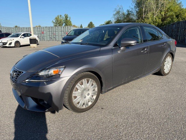 Lexus IS 250  2015 à Hawkesbury, Ontario - 1 - w1024h768px