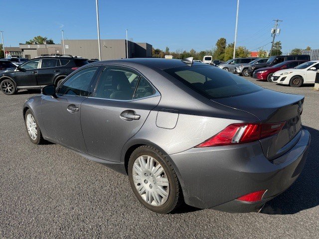 Lexus IS 250  2015 à Hawkesbury, Ontario - 3 - w1024h768px