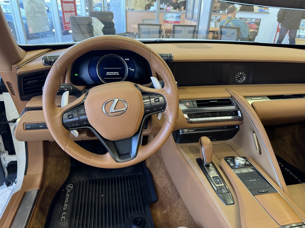 2022  LC 500 CONVERTIBLE ONLY 6746KM WOW STORED INSIDE in Hawkesbury, Ontario - 13 - w1024h768px
