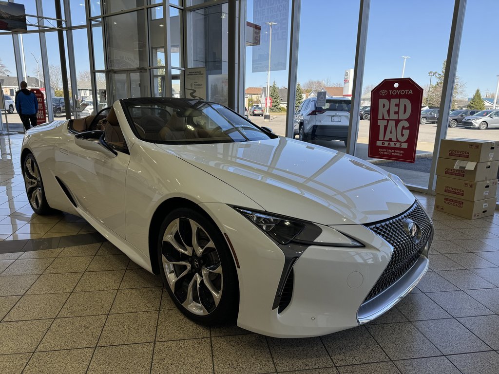 LC 500 CONVERTIBLE ONLY 6746KM WOW STORED INSIDE 2022 à Hawkesbury, Ontario - 6 - w1024h768px
