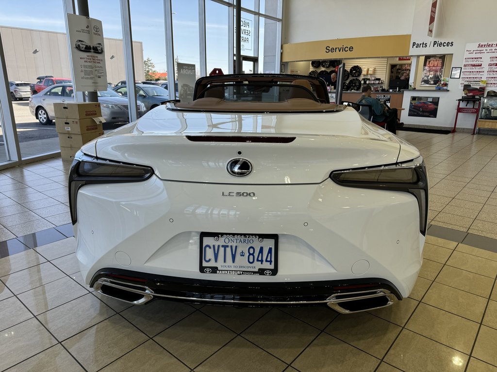 LC 500 CONVERTIBLE ONLY 6746KM WOW STORED INSIDE 2022 à Hawkesbury, Ontario - 4 - w1024h768px