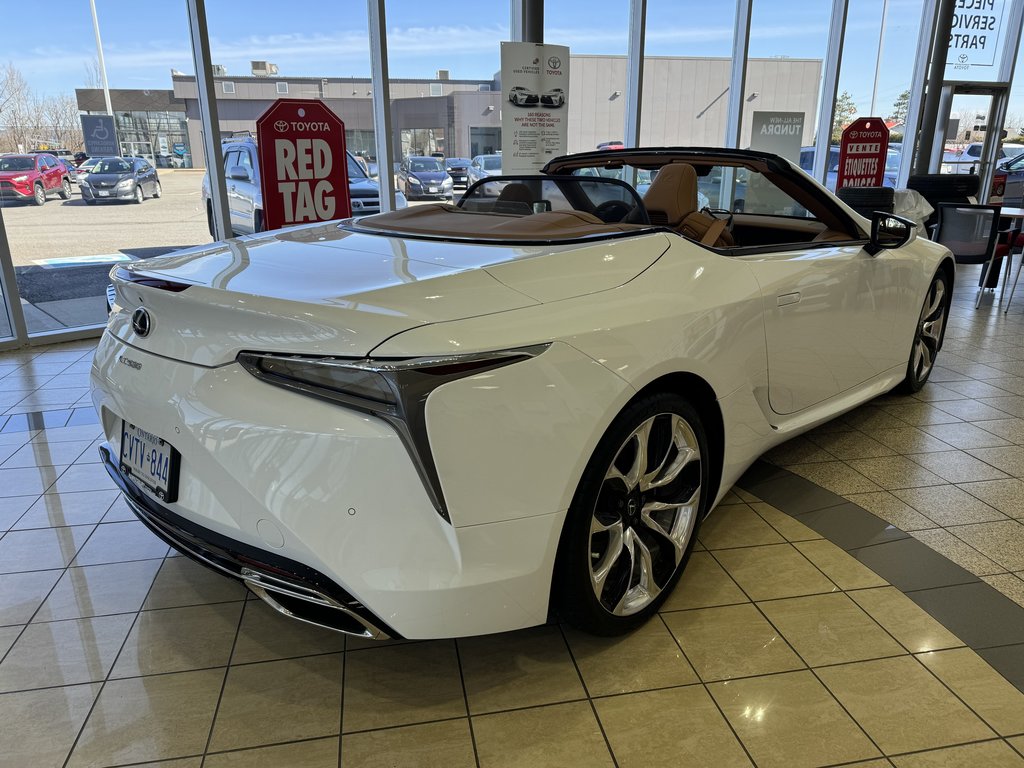 LC 500 CONVERTIBLE ONLY 6746KM WOW STORED INSIDE 2022 à Hawkesbury, Ontario - 5 - w1024h768px