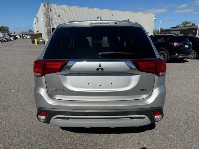 2020 Mitsubishi Outlander ES in Hawkesbury, Ontario - 4 - w1024h768px
