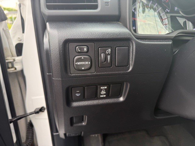 Toyota 4Runner SR5 2019 à Hawkesbury, Ontario - 10 - w1024h768px