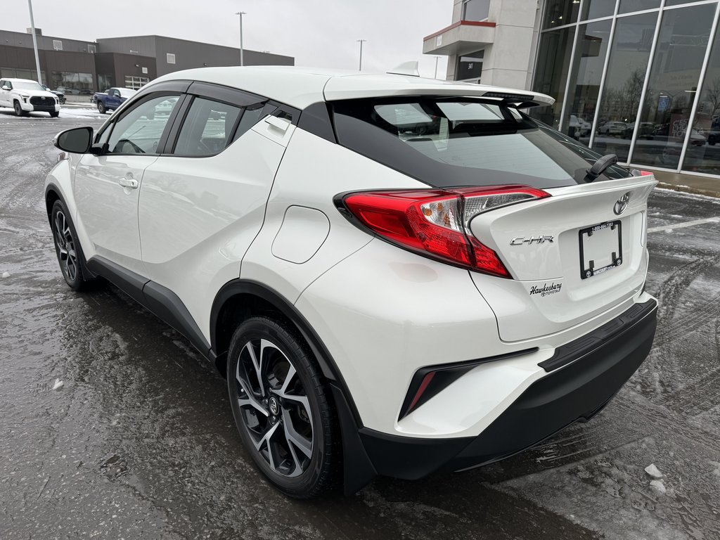 2018  C-HR XLE PREMIUM MAGS ONE OWNER PUSH START in Hawkesbury, Ontario - 3 - w1024h768px