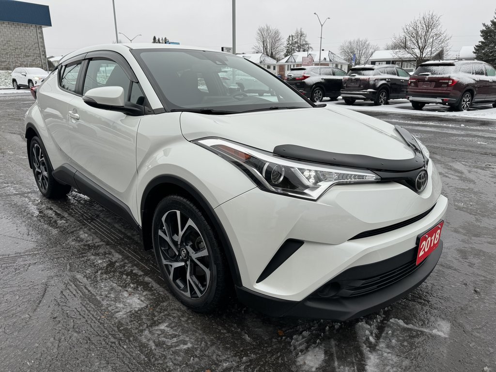 2018  C-HR XLE PREMIUM MAGS ONE OWNER PUSH START in Hawkesbury, Ontario - 5 - w1024h768px