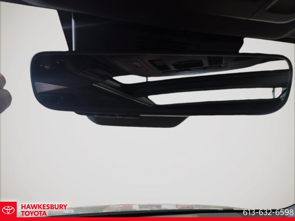 2025 Toyota Camry Hybrid XSE AWD in Hawkesbury, Ontario - 13 - w1024h768px