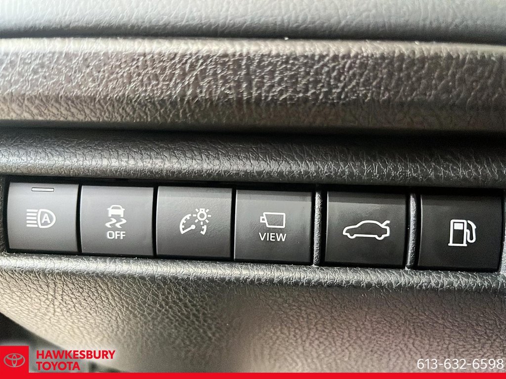 2025 Toyota Camry Hybrid XSE AWD in Hawkesbury, Ontario - 15 - w1024h768px