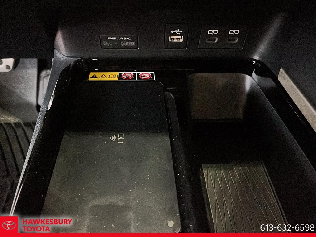 2025 Toyota Camry Hybrid XSE AWD in Hawkesbury, Ontario - 17 - w1024h768px